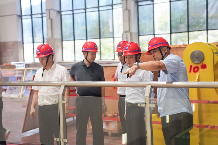 2024年7月10日,何紅心調研清江公司隔河巖電廠(攝影:楊海青) 2024年7月10日,何紅心調研清江公司隔河巖電廠(攝影:楊海青)